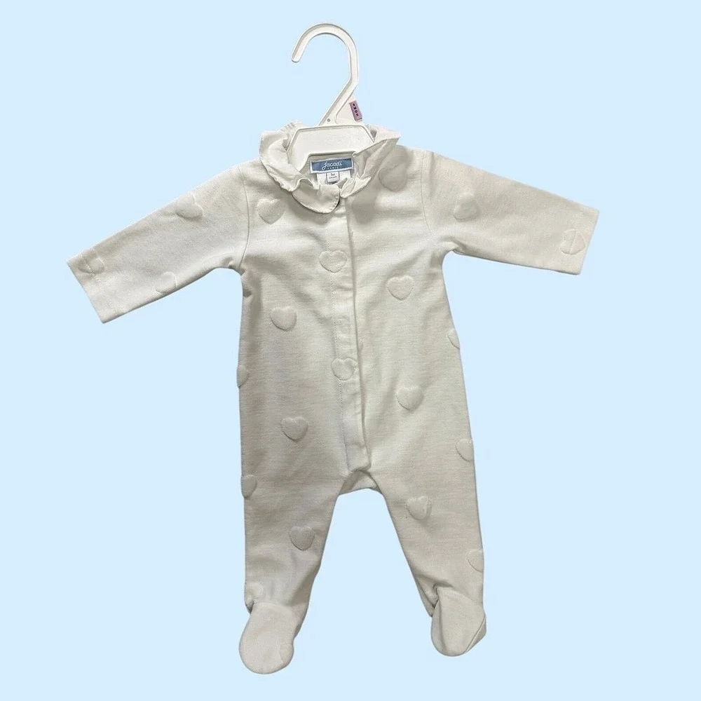 Jacadi Paris Baby Girl White Embossed Heart Footed Sleeper Ruffle Collar 1M 54cm